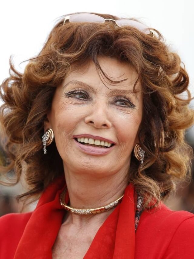 ITALIAN ACTRESS SOPHIA LOREN…!